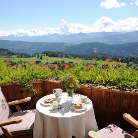 Wanderhotel: Aussicht - Naturhotel Alpenrose