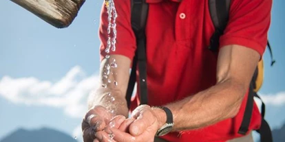 Wanderurlaub - Sonnenterrasse - Bad Aussee - 
Das Wanderhotel Annelies in Ramsau am Dachstein wurde mit dem Österreichischen Wandergütesiegel ausgezeichnet. Dieses Gütesiegel steht für die geprüfte Qualität der Wanderinfrastruktur unseres Hotels sowie der Region Schladming Dachstein.
Noch nie war es wichtiger Wege allein und abseits der Masse zu erkunden.  Unser Wanderführer Ewald zeigt Ihnen die schönsten Plätze – ohne Trubel, dafür mit nachhaltigem Erholungsfaktor.
 - Hotel Annelies