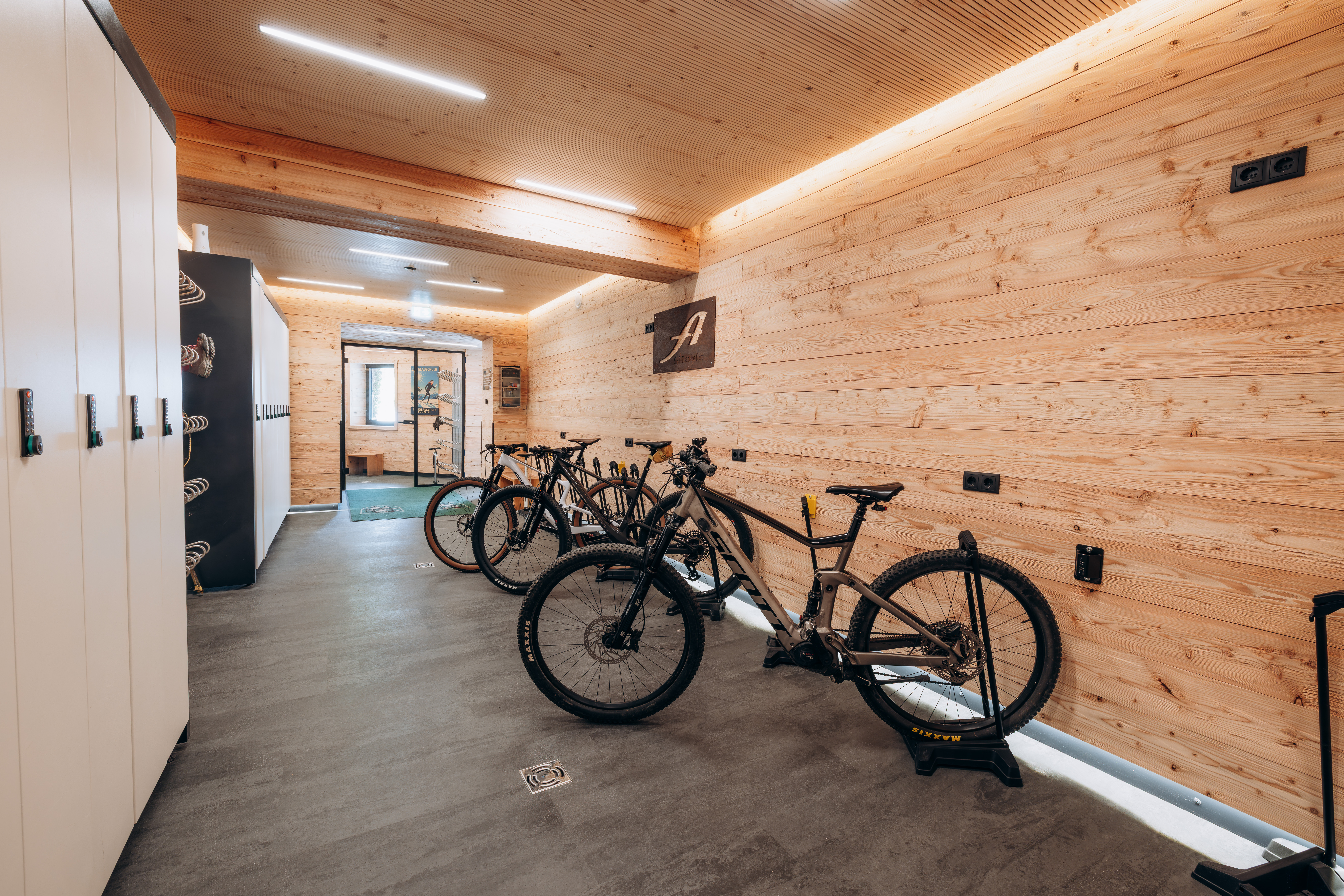 Wanderhotel: Radkeller MTB - Hotel Annelies
