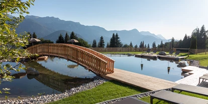 Wanderurlaub - Sonnenterrasse - Bad Aussee - Hoteleigener Naturbadeteich - Hotel Schröckerhof GmbH