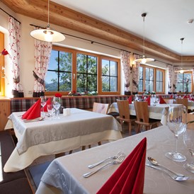 Wanderhotel: Restaurant - Hotel Schröckerhof GmbH