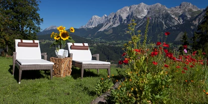 Wanderurlaub - Sonnenterrasse - Bad Aussee - Ausblick vom Hotel auf das Dachsteinmassiv - Hotel Schröckerhof GmbH