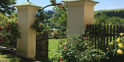 Wanderurlaub - Steiermark - Eingang in den Schlosshof - Hotel Landsitz Pichlschloss