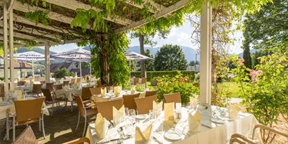 Wanderurlaub - Fahrstuhl - Restaurant-Terrasse - Hotel Schneeberghof