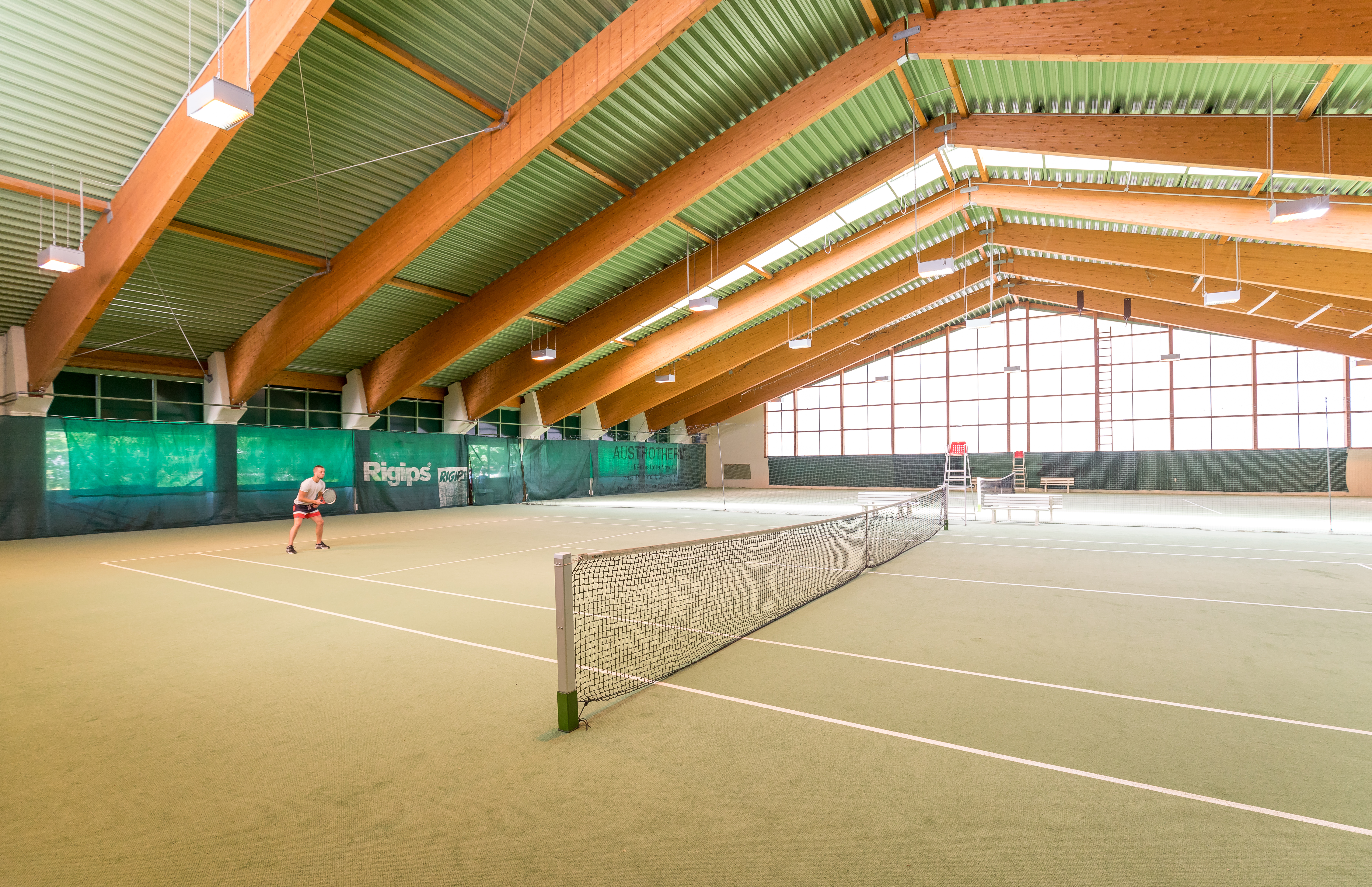 Wanderhotel: Tennishalle - Hotel Schneeberghof 