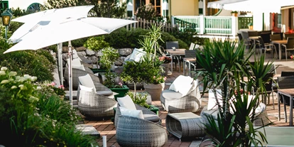 Wanderurlaub - Sonnenterrasse - Bad Aussee - Terrasse des Hotels - Familienhotel Sommerhof