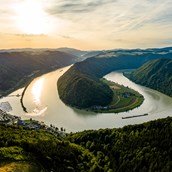 Wanderhotel - Luftbild der Schlögener Schlinge - Riverresort Donauschlinge