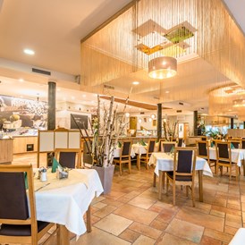 Wanderhotel: Panoramarestaurant - Riverresort Donauschlinge