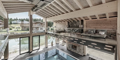Wanderurlaub - Fahrstuhl - INNs HOLZ Natur- & Vitalhotel****s Poolhaus mit Panoramalounge - INNs HOLZ Natur- & Vitalhotel****s
