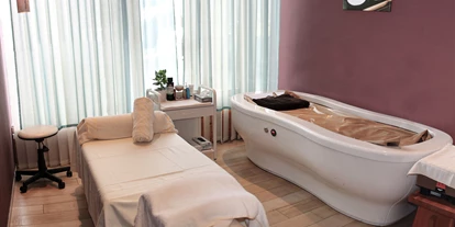 Wanderurlaub - Fahrstuhl - INNs HOLZ Natur- & Vitalhotel****s Behandlungsraum - INNs HOLZ Natur- & Vitalhotel****s