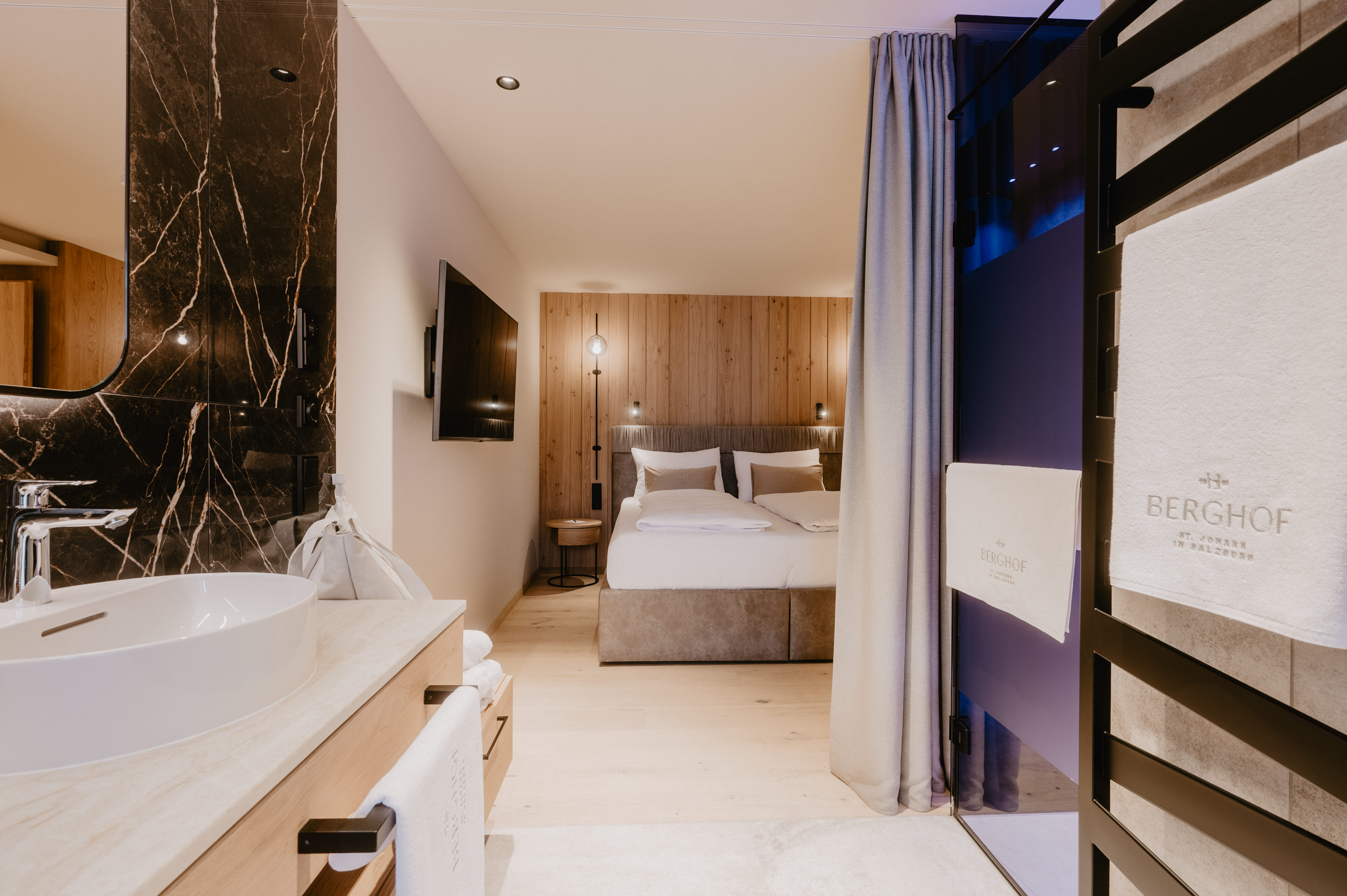 Hotel Berghof | St. Johann in Salzburg Zimmerkategorien TOP Familien Suite