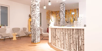 Wanderurlaub - Fahrstuhl - Lobby - Mythenresort Heimdall