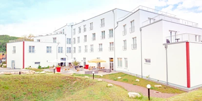 Wanderurlaub - Fahrstuhl - Terrasse - Mythenresort Heimdall