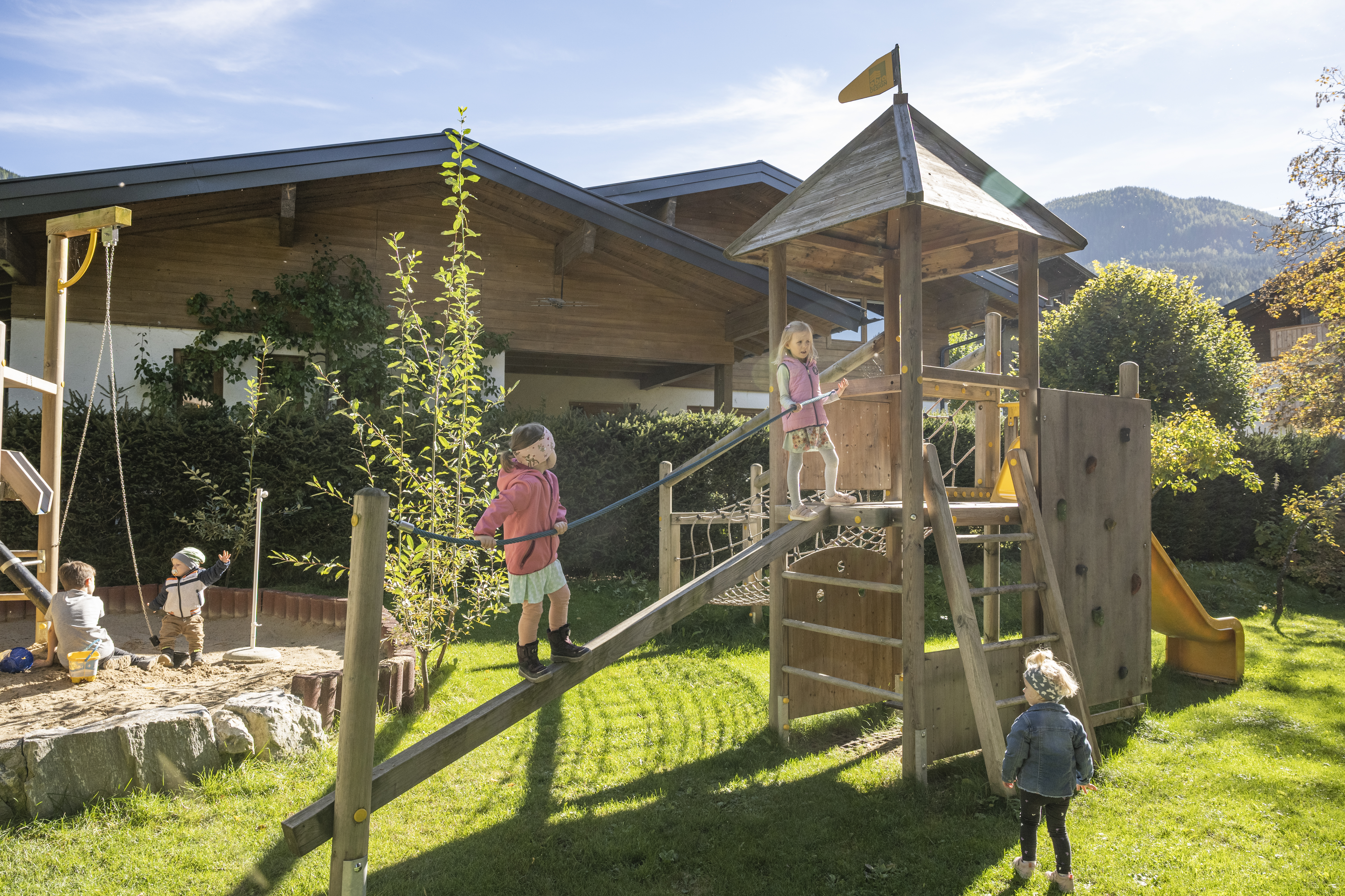 Wanderhotel: Außenspielplatz - Hotel Tirolerhof - mein Haus mit Herz!