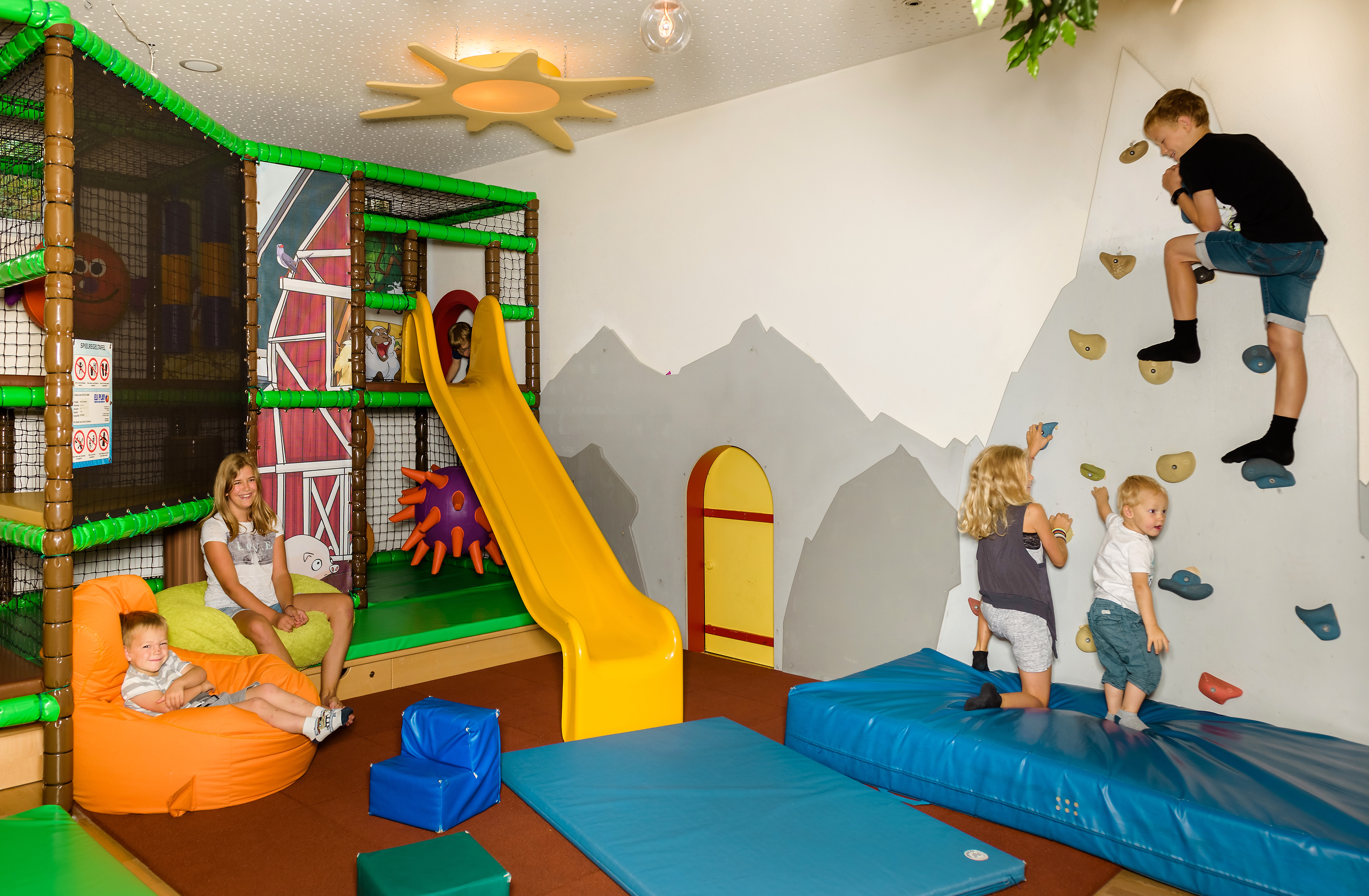 Wanderhotel: Indoor Spielplatz - Hotel Tirolerhof - mein Haus mit Herz!