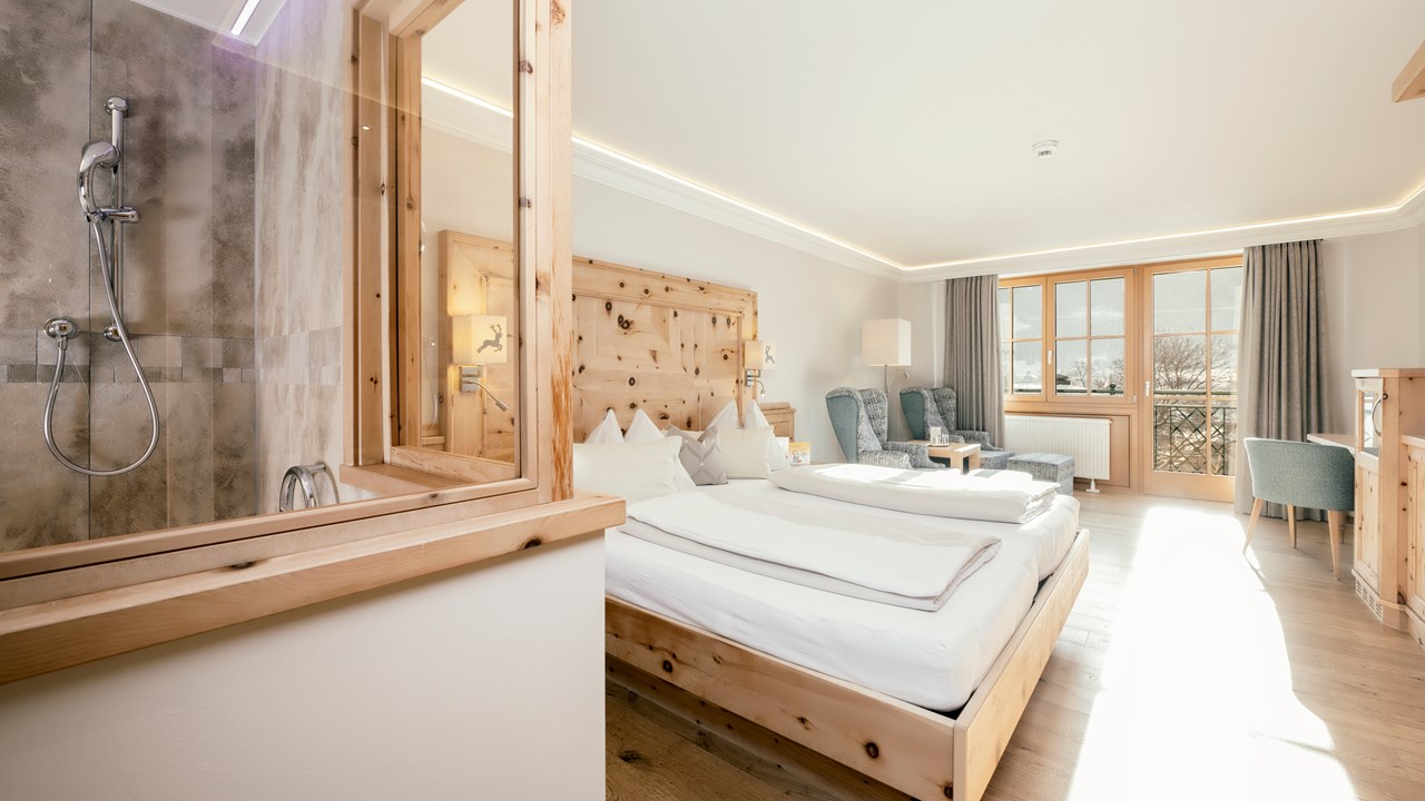 Wellnesshotel Eggerwirt Zimmerkategorien Sonnenzimmer mit Balkon oder französischen Balkon Richtung Süden 