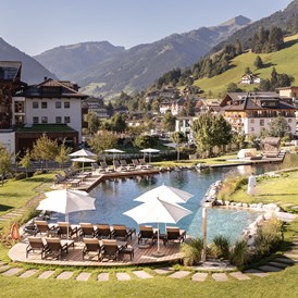 Wanderhotel: Naturschwimmteich - Hotel Nesslerhof
