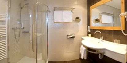 Wanderurlaub - Pools: Schwimmteich - Dusche&WC - Hotel Roslehen