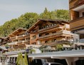 Wanderhotel: Außenansicht Sommer - Hotel Salzburg