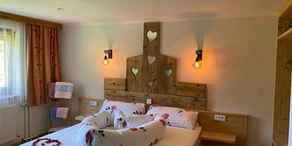 Wanderurlaub - Bach (Bach) - Ferienwohnung Oberbach mit Blick auf die Berge  - SennHOF Lechtal