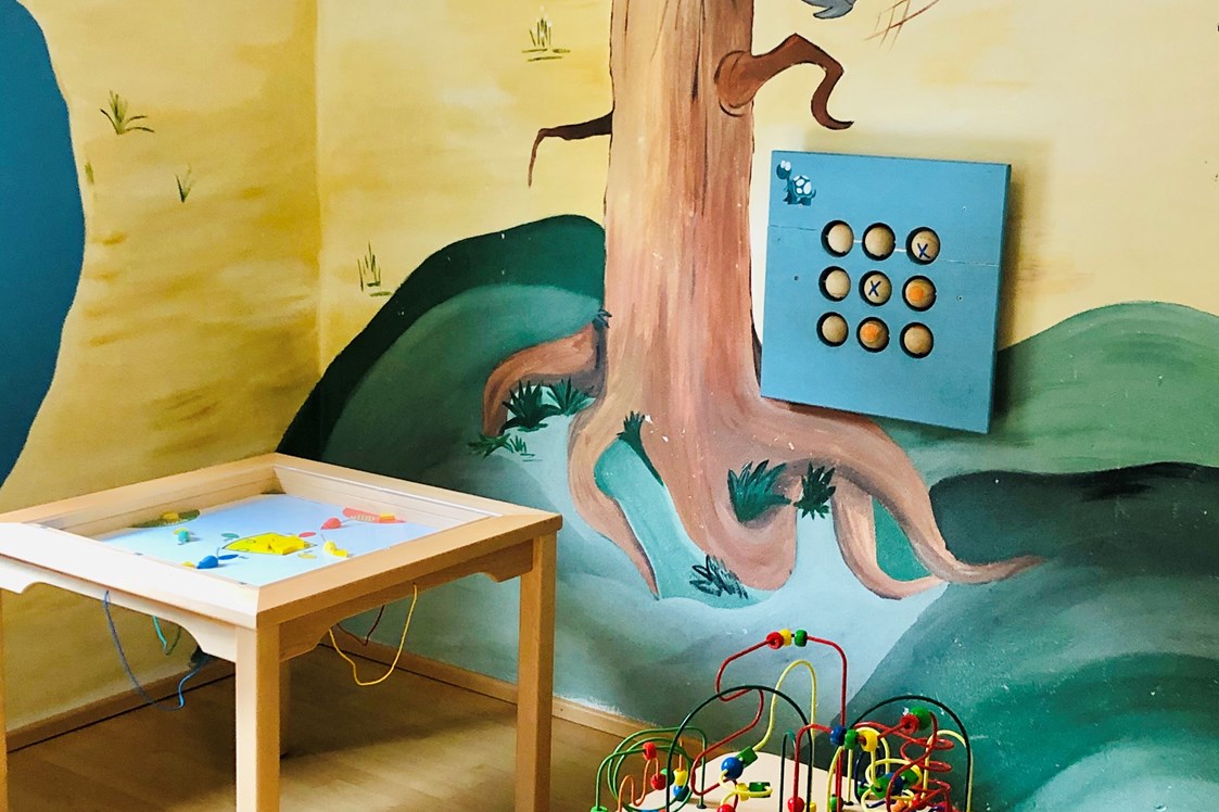 Wanderhotel: Indoor-Spielzimmer für Kinder mit vielen tollen & spannenden Spielen. - Berghotel Jaga Alm 