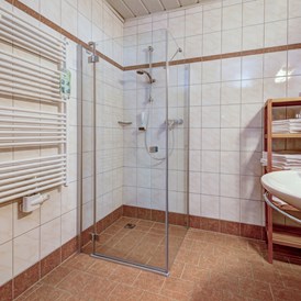 Wanderhotel: Badezimmer "Sonnberg" - Berghotel Jaga Alm 