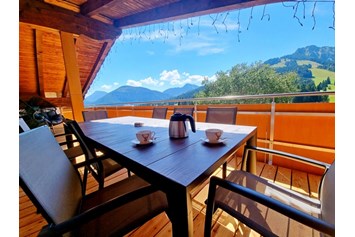 Wanderhotel: herrlicher Blick in die Bergwelt vom Balkon aus  - Landhaus Wildschütz