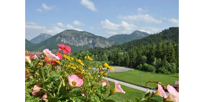Wanderurlaub - Klassifizierung: 3 Sterne - Tirol - Blick in die Berge vom Balkon aus  - Landhaus Wildschütz