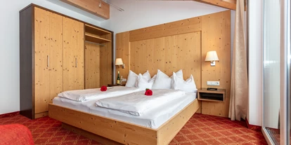 Wanderurlaub - Pools: Schwimmteich - Hotel Klawunn