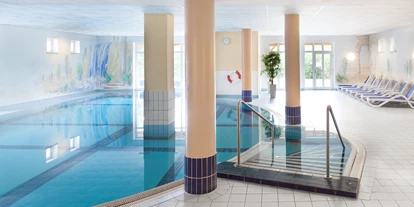 Wanderurlaub - Fahrstuhl - Bayern - Innenpool - Hotel Ahornhof