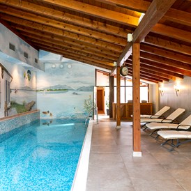 Wanderhotel: Schwimmbad - Landgasthof Karner