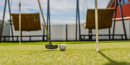 Wanderurlaub - Fahrstuhl - Bayern - Putting Green  - Landhotel Sternwirt "Wellness&Wandern"