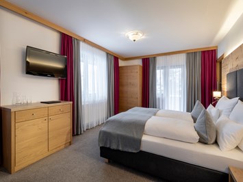 Ski & Bike Hotel Wiesenegg Zimmerkategorien Doppelzimmer Pinzgau