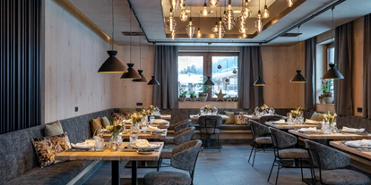 Wanderurlaub - Pools: Schwimmteich - Restaurant - Ski & Bike Hotel Wiesenegg