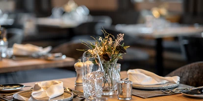 Wanderurlaub - Pools: Schwimmteich - Restaurant - Ski & Bike Hotel Wiesenegg