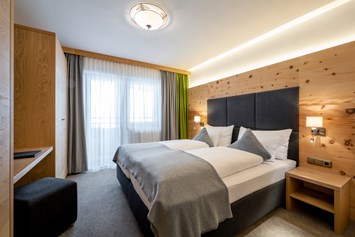 Wanderhotel: Zimmeransicht - Ski & Bike Hotel Wiesenegg