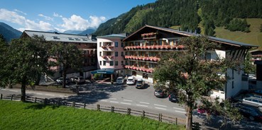Wanderurlaub - Pinzgau - Hausansicht - Wander-Hotel Rauriserhof
