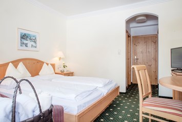Wanderhotel: Doppelzimmer Classic "Morgensonne" - Wander-Hotel Rauriserhof