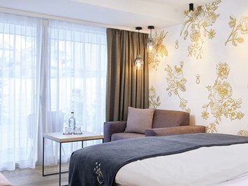 die HOCHKÖNIGIN - Mountain Resort Zimmerkategorien COMFORT Suite Hochkönigin für 2 bis 3 Personen mit ca. 42,8 m² 