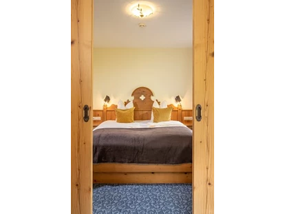 Wanderurlaub - Fahrstuhl - www.huettenwirt.com, Familienstudios - Naturhotel Huettenwirt