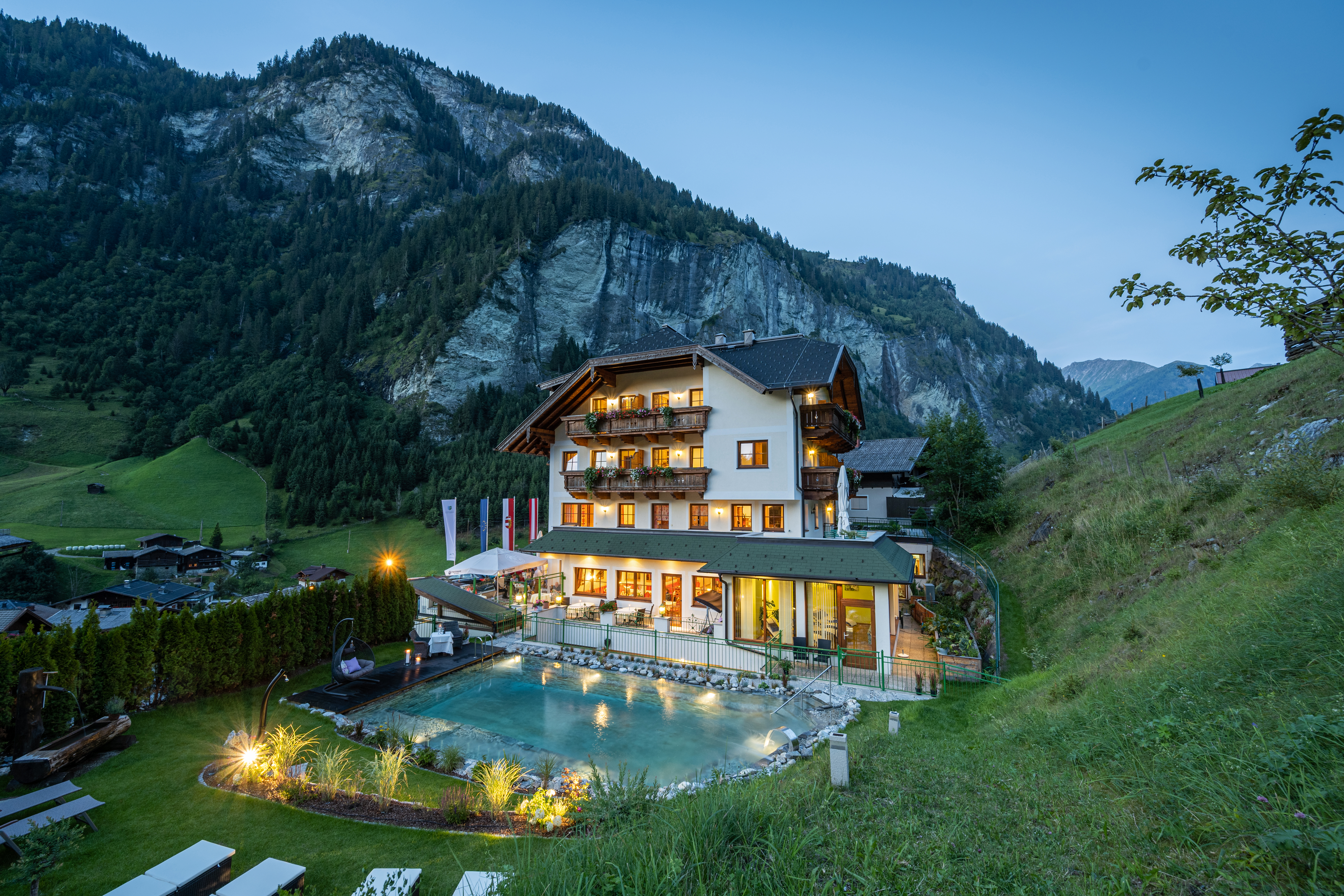 Wanderhotel: Abendstimmung zur Hüttschlager Wand - Naturhotel Huettenwirt