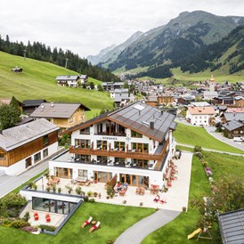 Wanderhotel: Hotel in ruhiger Lage mit Blick auf Lech - Hotel Schranz 