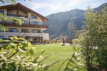 Wanderhotel: Ruhige Lage mit großem Garten - Hotel Schranz 