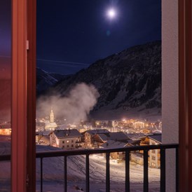 Wanderhotel: Romantischer Blick auf Lech - Hotel Schranz 