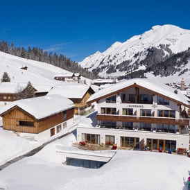Wanderhotel: Ski in & Ski out im Winter - Hotel Schranz 
