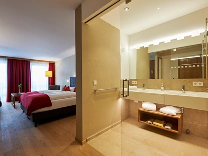 Wanderurlaub - Fahrstuhl - APRES POST HOTEL Deluxe Zimmer - APRES POST HOTEL