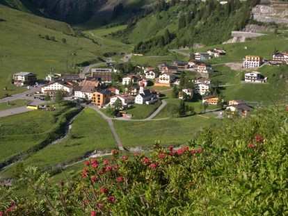 Wanderurlaub - Fahrstuhl - APRES POST HOTEL Aussenansicht - APRES POST HOTEL