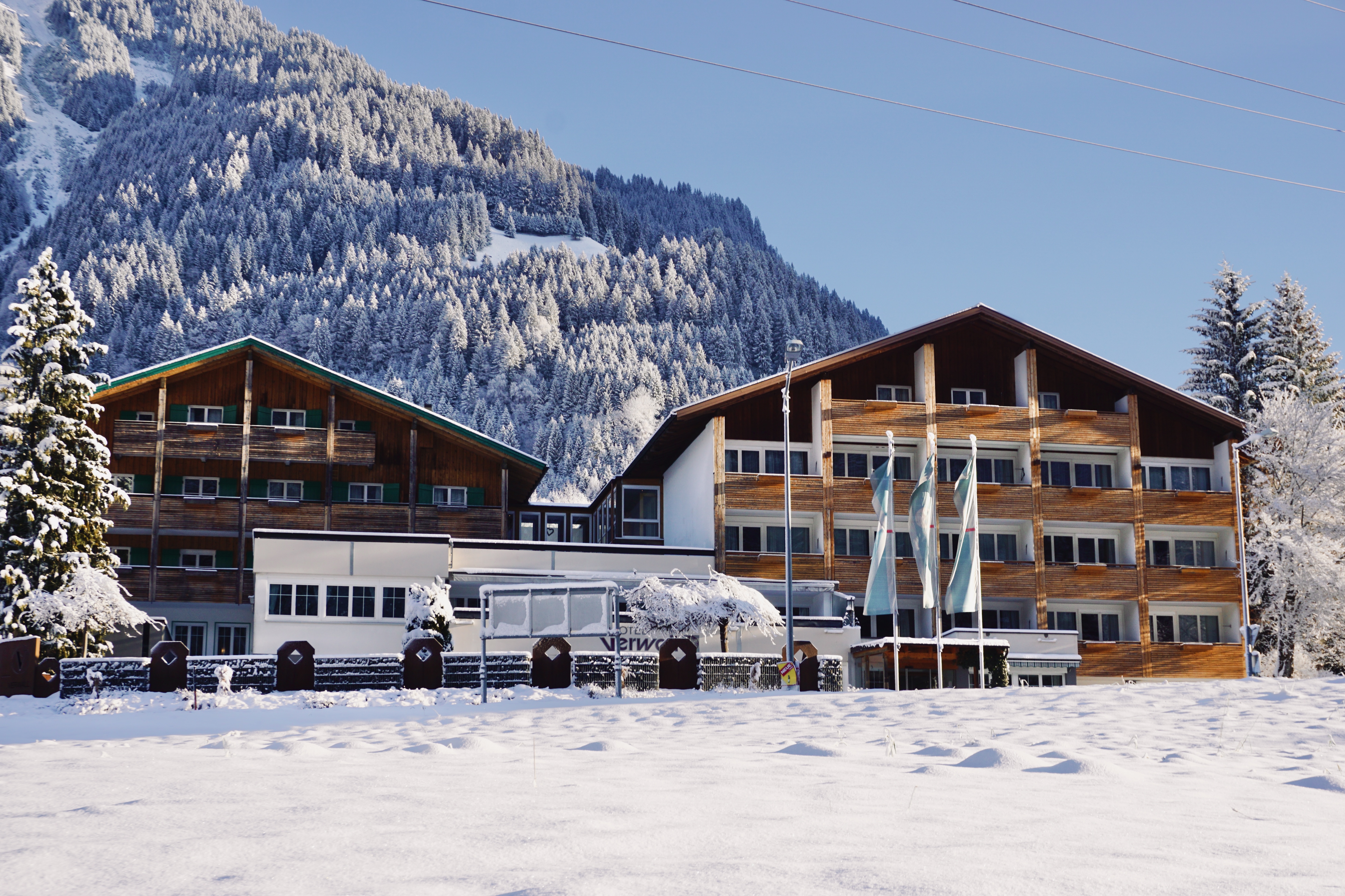 Wanderhotel: Außenansicht, Winter - Hotel Verwall