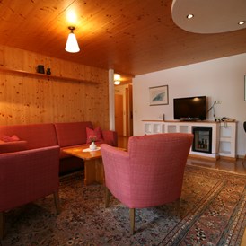 Wanderhotel: Montafoner Wohnzimmer in der Suite Deluxe - Bio-Hotel Saladina