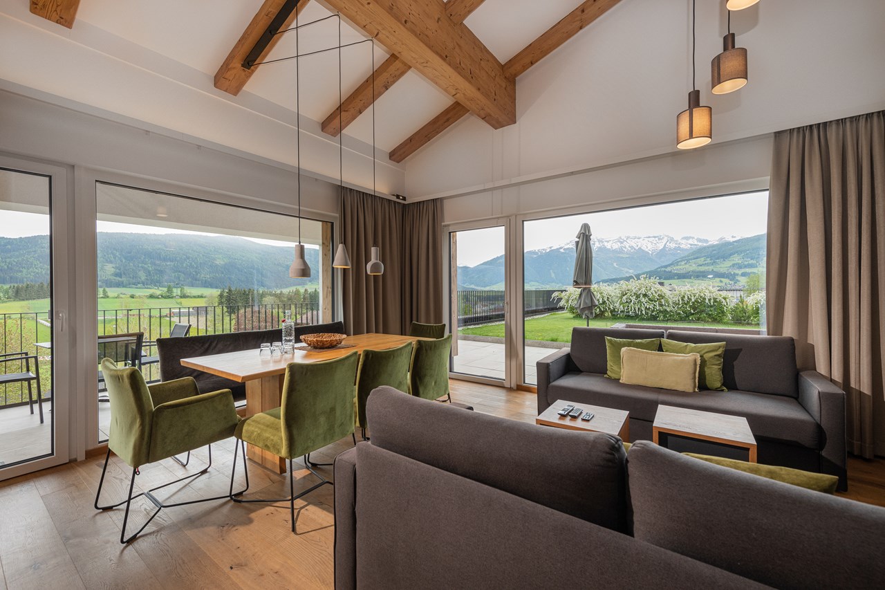 AlpenParks Hotel & Apartment Carpe Solem Mariapfarr Zimmerkategorien Apartment Saturn mit Durchgangszimmer 6 - 8 Personen